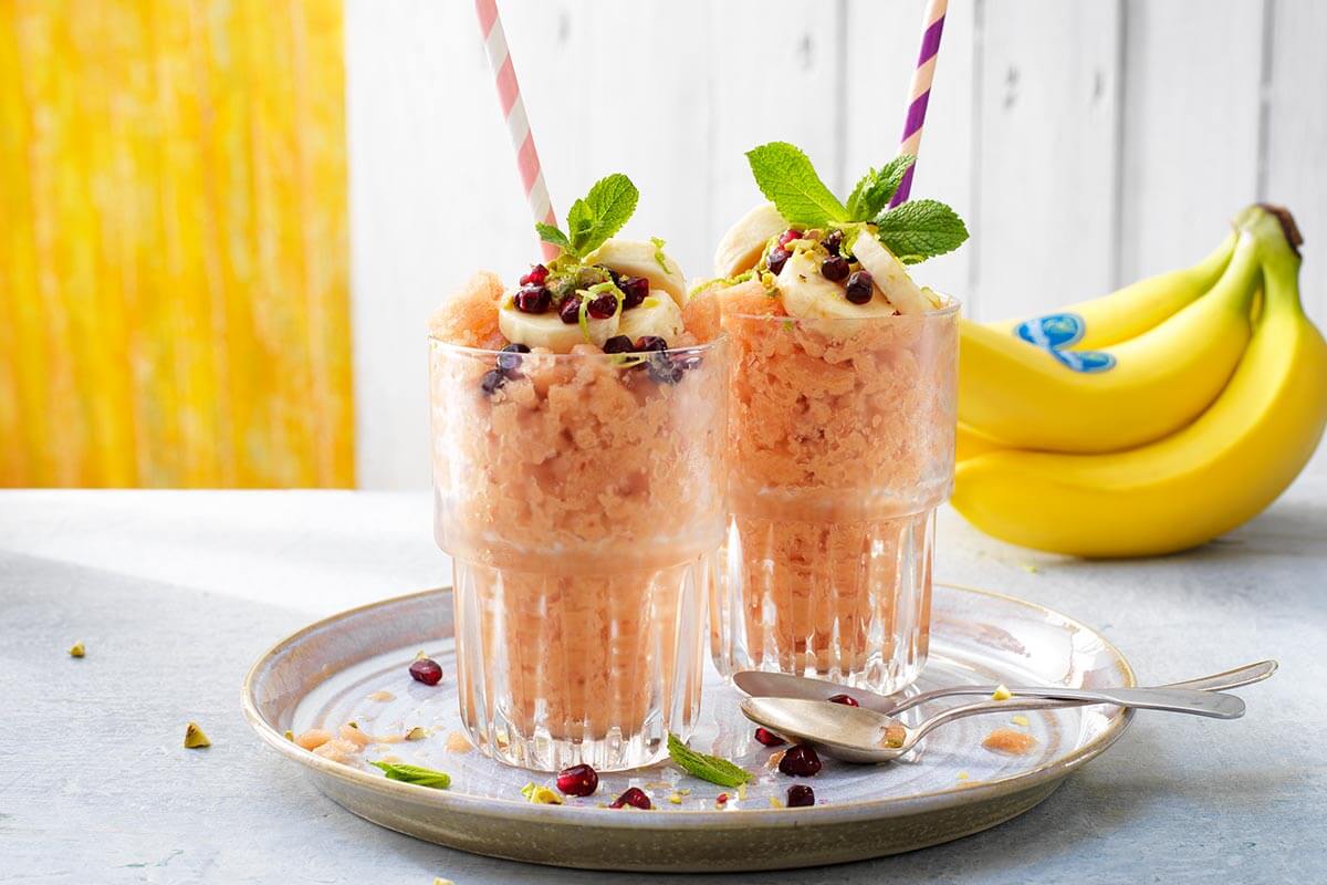 Frozen smoothie with Chiquita bananas and peaches