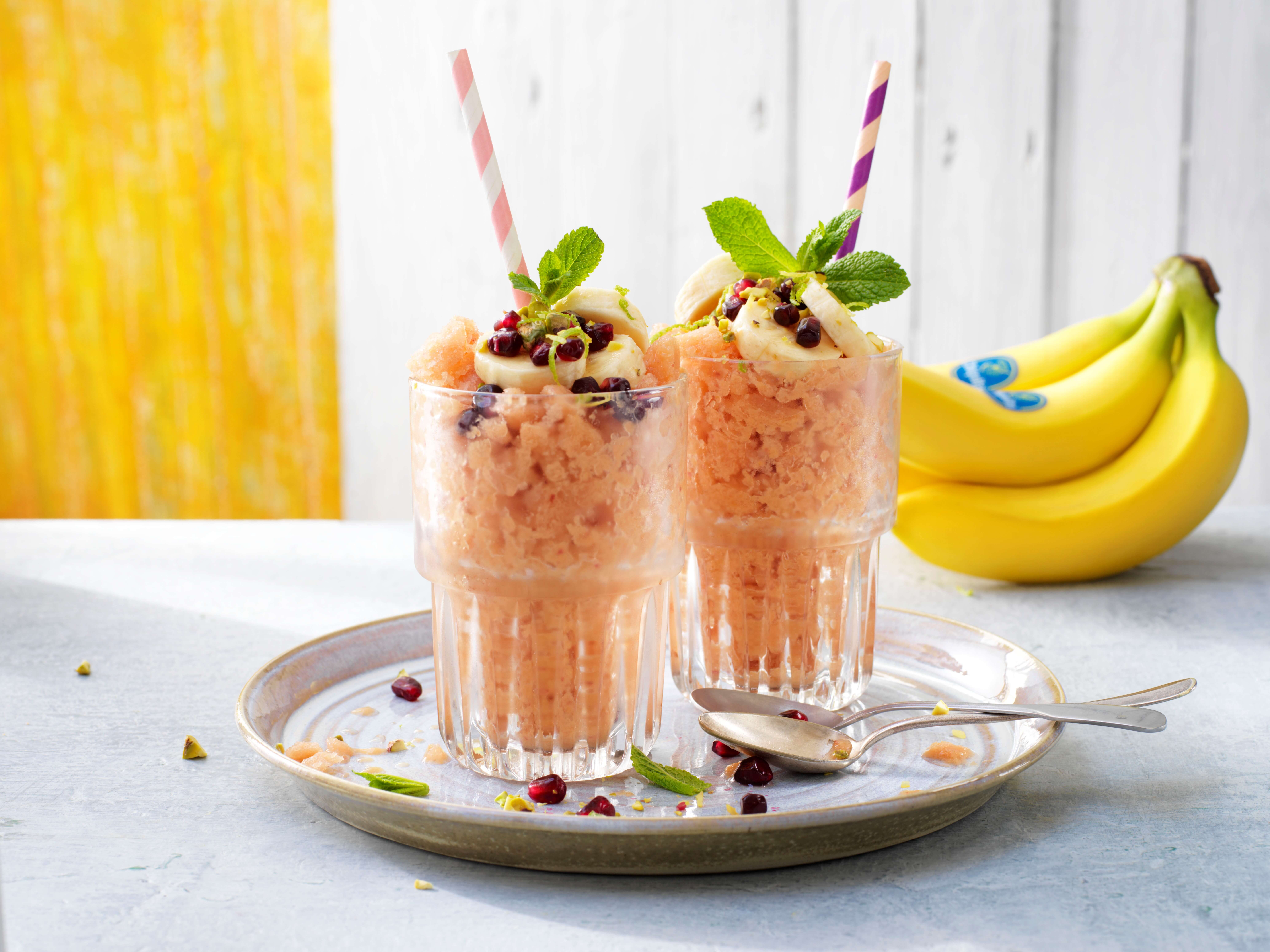 Frozen smoothie with Chiquita bananas and peaches