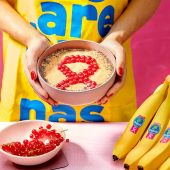 Smoothie bowl with Chiquita banana, mango and pineapple