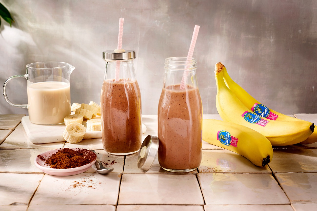 Spicy Chiquita banana and cocoa smoothie